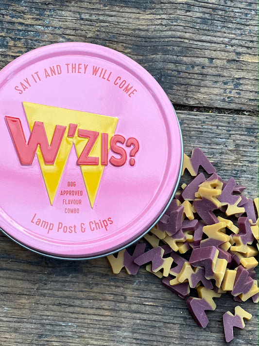 Lamp post & chips treats (in tin) By W’zis